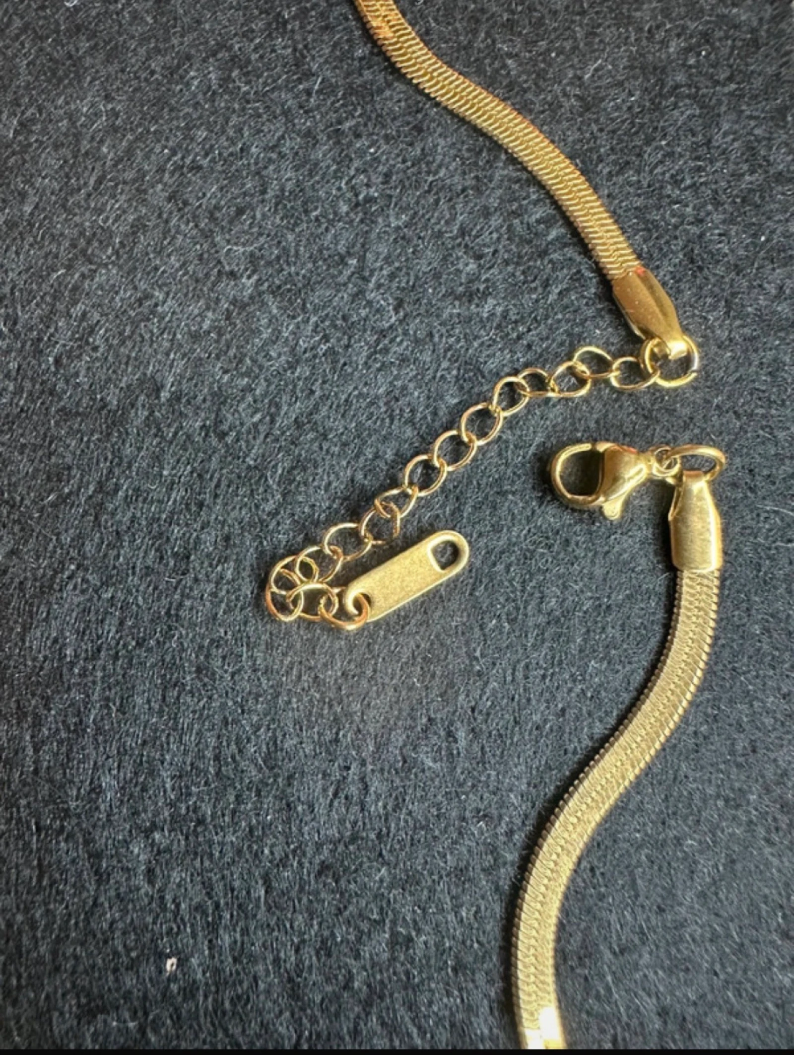 Golden snake mesh necklace - Chic & Minimalist – photo 4
